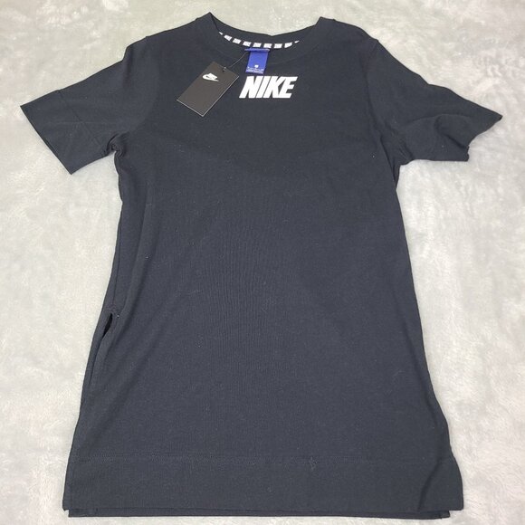 The Nike Tee Women's Small Dri-Fit Black Swoosh Logo Short‎ Sleeve 853394-010 - Picture 1 of 9